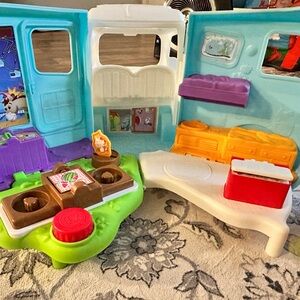 Toy Story little people carnival van